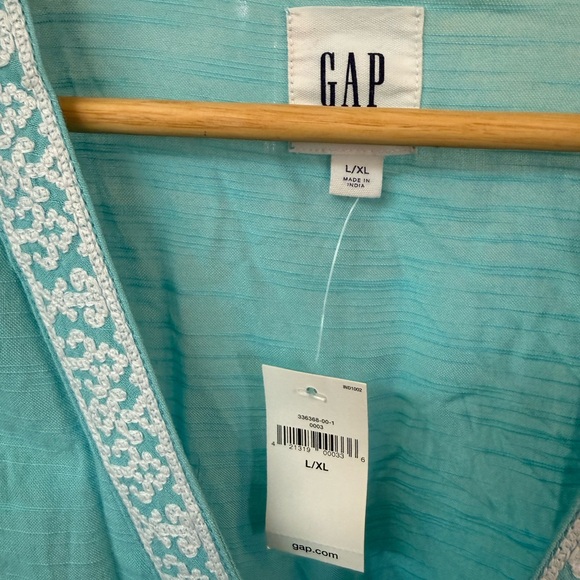 Turquoise Embroidered Robe - Picture 2 of 3